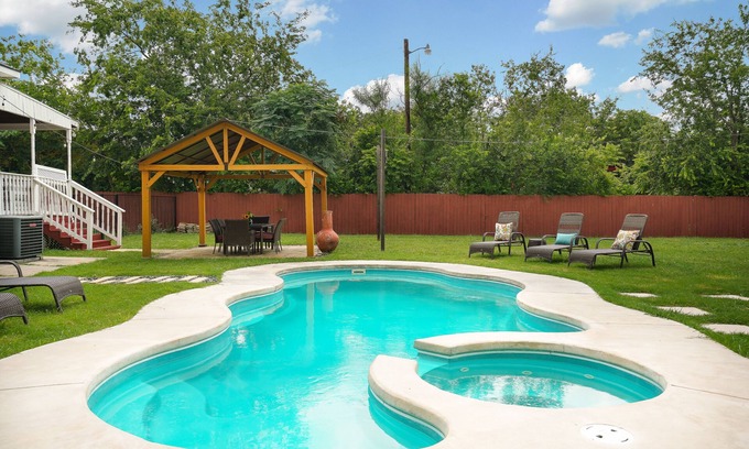Tobin Hill House | Historic Pearl Brewery home with Pool and Hot Tub