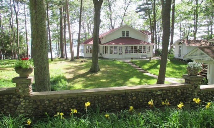 Honor Cottage | Historic Platte Lake Home, 205 Ft Lakefront, 2 Miles From Sleeping Bear Dune