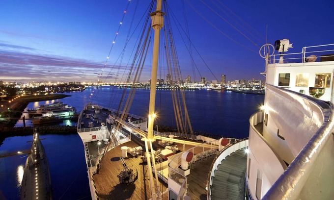 Harbor Hotel | Historic Room with Authentic 1930s Charm and Modern Comforts