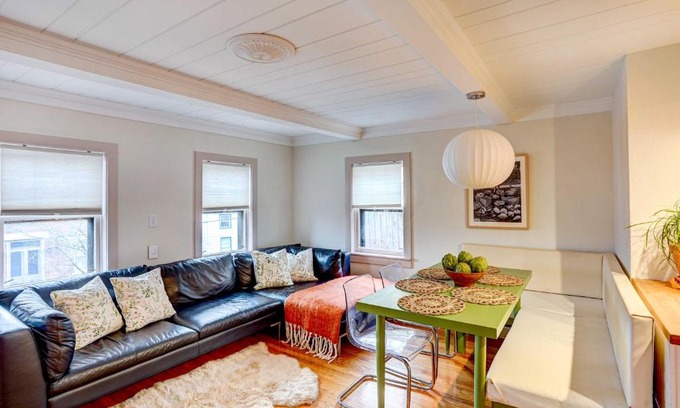 Saugerties South House | Historic Saugerties Home with Deck River Views!