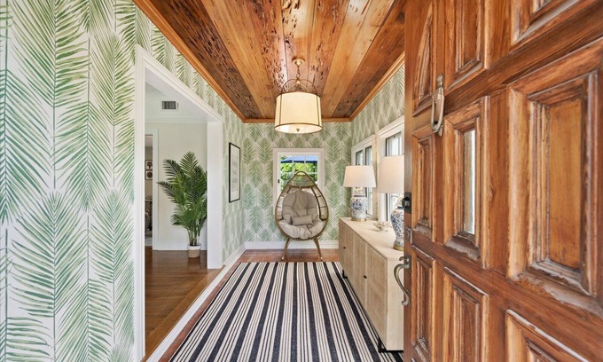 Central Park House | Historic Spanish Mediterranean Compound with 5 Bedrooms & Pool minutes to dwntwn