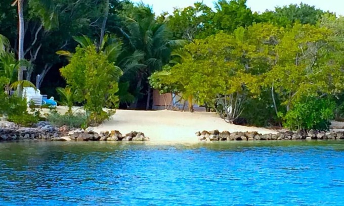 Anglers Park House | Historic Waterfront Home - 2 ac - Dock, Garden -Beach in Key Largo sleeps 16