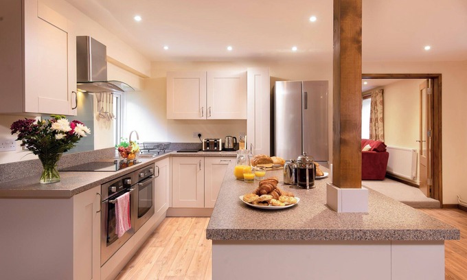 Berrynarbor House | Historical large barn for large family gatherings nestled in North Devon