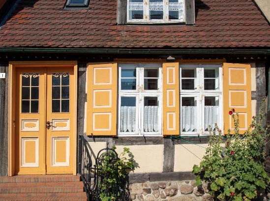 Ribnitz-Damgarten House | Historisches Fischerhäuschen
