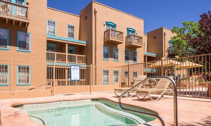 Northeast Santa Fe House | History, Culture, and Art Escape! Four Great Units, Near The Plaza