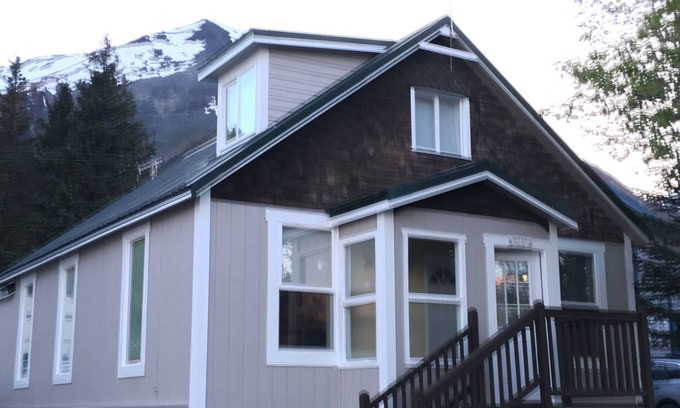 Seward House | History, Views, Charm and Perfect Location!