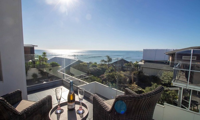 New Plymouth Apartment | Hobson Hot Spot Ocean View Apartment