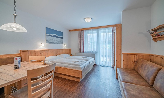 Schonbach Apartment | Holiday apartment with terrace not far from the lift