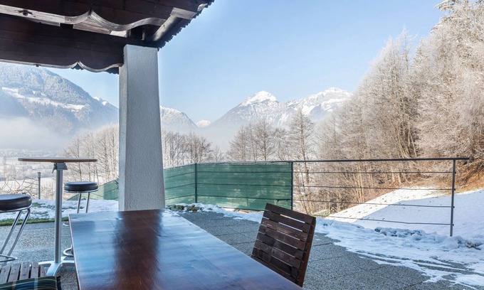 Bruck am Ziller Apartment | Holiday Apartment "Apart Rofan 45m2" with Shared Garden & Wi-Fi