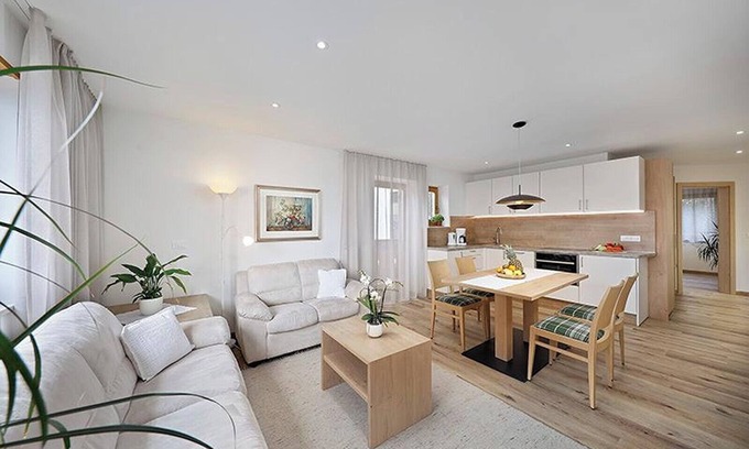 Schenna Apartment | Holiday Apartment 'Appartement Wieser B' with Mountain View, Shared Garden and Wi-Fi