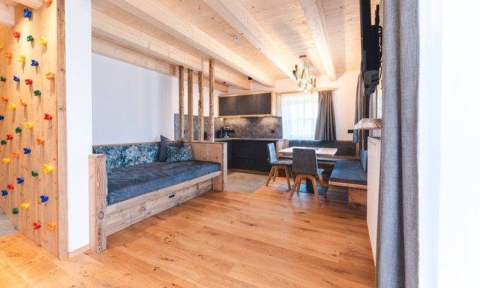 Sesto Apartment | Holiday Apartment 'Berg' with Mountain View, Shared Garden and Wi-Fi