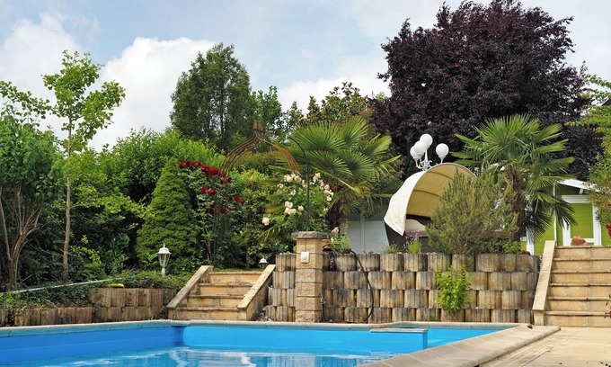 Oberkirch Apartment | Holiday Apartment 'Bruderstube' with Mountain View, Shared Pool and Wi-Fi