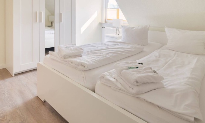 Tumlauer Koog Other | Holiday apartment for 4 persons with a small roof terrace. 6KM next to St Peter-Ording.
