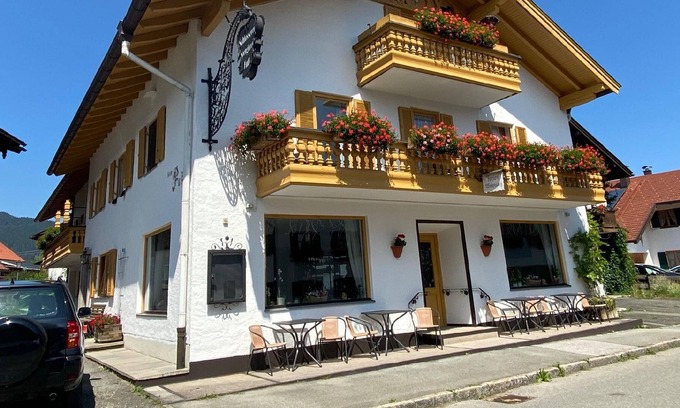 Unterammergau Apartment | Holiday apartment Unterammergau for 2 - 6 persons with 3 bedrooms - Holiday apartment in one or mult