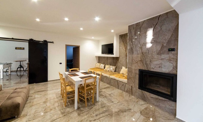 Trepuzzi Apartment | Holiday Apartment "Dimora Mazzapinta" with Shared Pool, Private Terrace & Wi-Fi