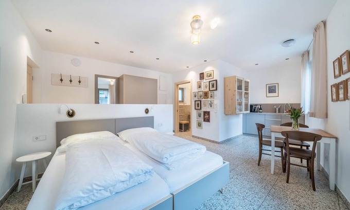 Merano Apartment | Holiday Apartment "Domus Faber 4a" with Mountain View, Shared Terrace & Wi-Fi