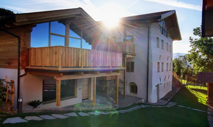 San Genesio Atesino Apartment | Holiday Apartment Egger an der Lahn - Nonna with Mountain View, Terrace and Wi-Fi