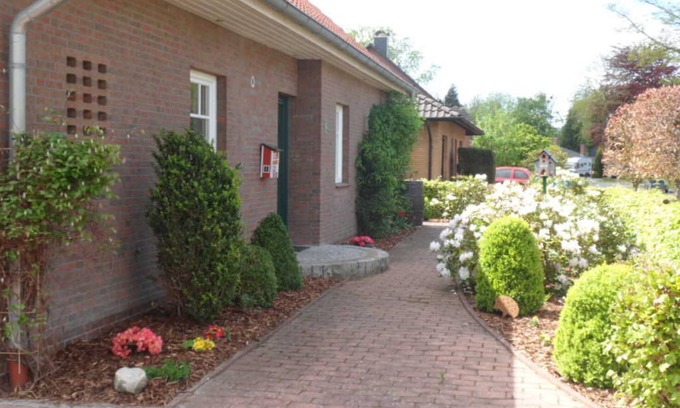 Westerstede Apartment | Holiday apartment - Ferienwohnung-Beethovenstrasse