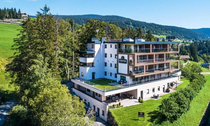 Avelengo Apartment | Holiday Apartment 'Family Suite' with Mountain View, Balcony & Wi-Fi in the ApartHotel Christine