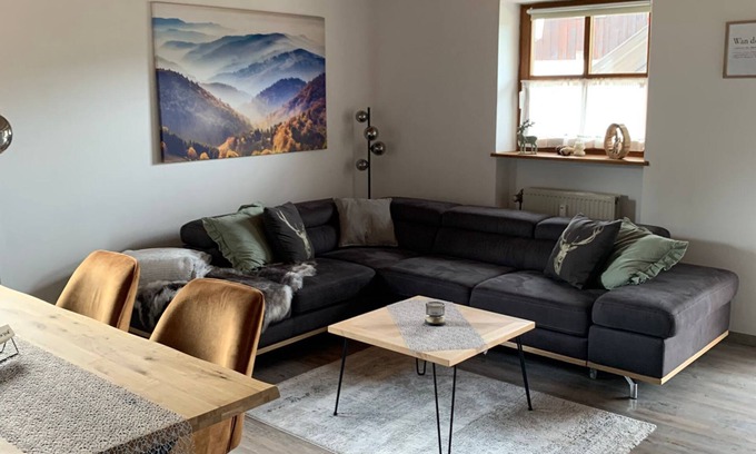 Hauzenberg Apartment | Holiday Apartment 'Ferienwohnung Geyersberg 704' with Mountain View, Communal Pool and Wi-Fi