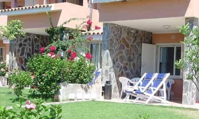 Campulongu Apartment | Holiday Apartment in Campulongu with Common Pool and Panoramic Views