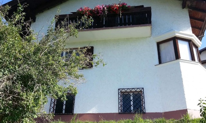 Navis House | Holiday apartment in a quiet location on the edge of a forest