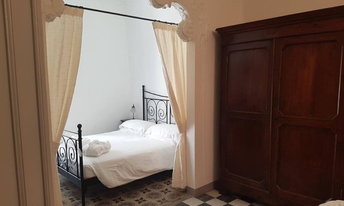 Finalborgo Apartment | Holiday apartment Finale Ligure for 1 - 8 persons with 3 bedrooms - Holiday apartment in one or mult