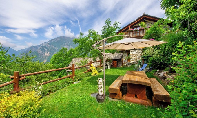 Fontainemore Bed & Breakfast | Holiday Apartment "Bnb Mont Mars Chambre Du Berger" with Mountain View