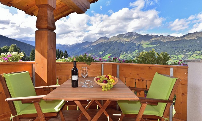 Racines Apartment | Holiday Apartment 'Joselehof App Arnika' with Mountain View, Shared Terrace and Wi-Fi