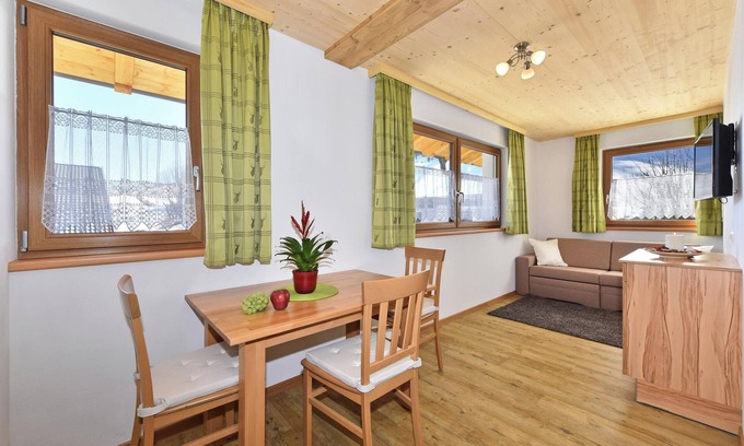 Racines Apartment | Holiday Apartment "Joselehof Enzian" with Mountain View, Wi-Fi & Garden