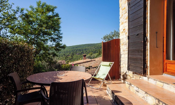 Ceyreste Apartment | Holiday Apartment "Les Cigales" with Mountain View, Private Garden & Wi-Fi