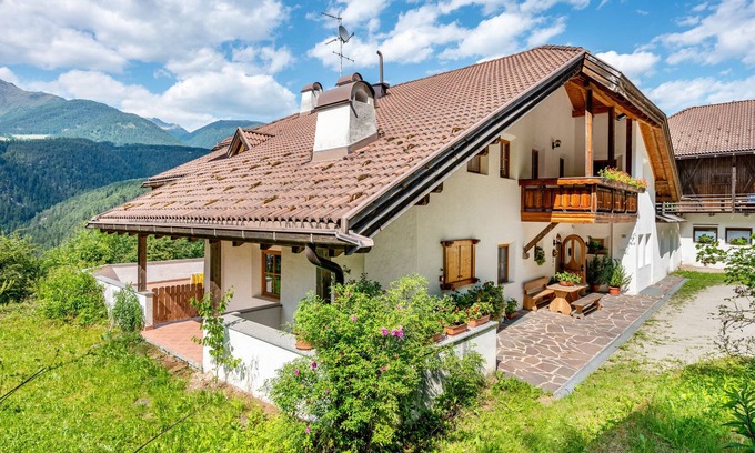 Vandoies Apartment | Holiday Apartment "Lindenhof Apt 4" with Balcony & Wi-Fi