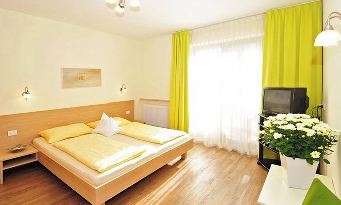 Rifiano Apartment | Holiday Apartment "Mignon 4" with Mountain View, Shared Heated Indoor Pool & Wi-Fi