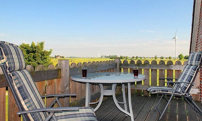 Werdum Apartment | Holiday apartment "Oberdeck" - Ferienhof "Klein Husums"