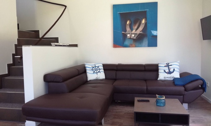 Tannenhausen House | Holiday apartment or Holiday house with private beach on the lake in Aurich-Tannenhausen