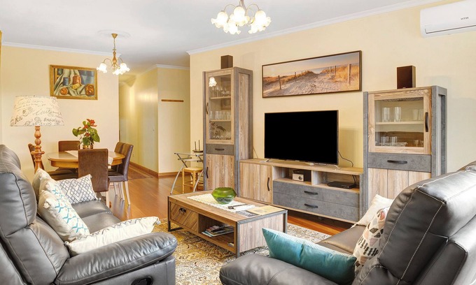 Santa Maria Maior Apartment | Holiday Apartment "Palheiro Residence Vista Mar" with Sea View, Balconies & Wi-Fi