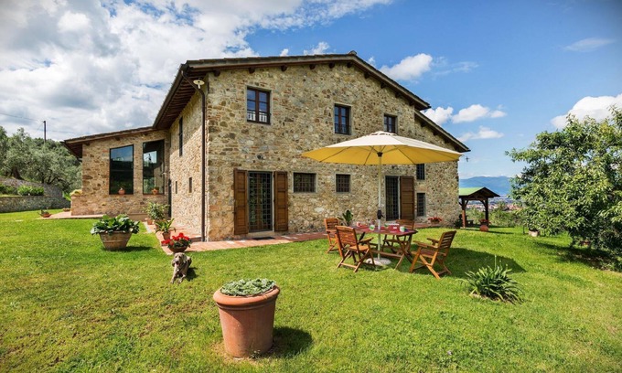 Quarrata Apartment | Holiday apartment Quarrata for 1 - 7 persons with 3 bedrooms - Twin house