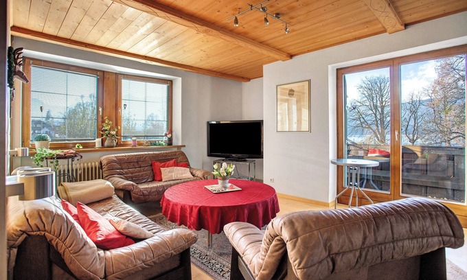 Schliersee Apartment | Holiday Apartment "Schliersee" with Lake View and Balcony