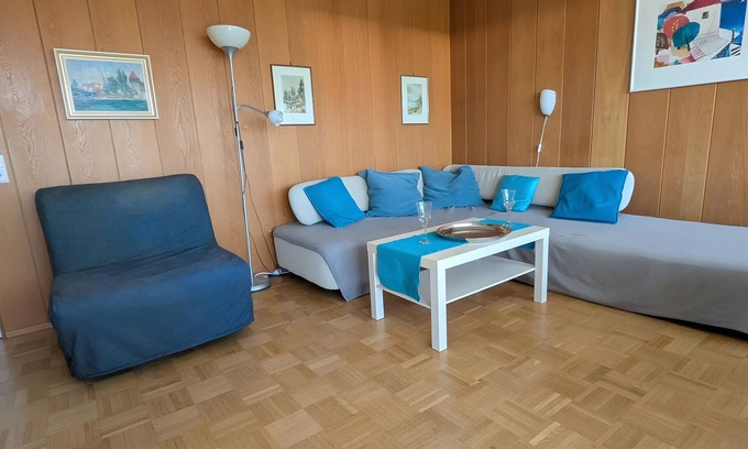 Staad Apartment | Holiday Apartment 'Seeblick-Konstanz' with Lake View, Private Garden and Wi-Fi