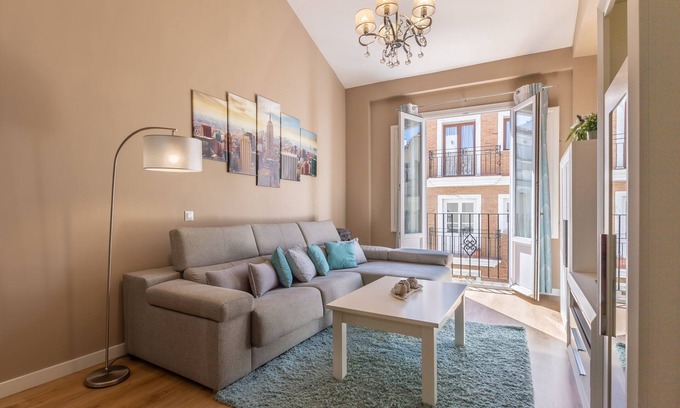 Ronda Apartment | Holiday Apartment “Sofía Ronda Center” with Terrace, Air Conditioning & Wi-Fi