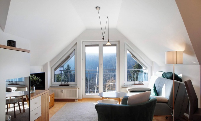 Oberhof Apartment | Holiday Apartment 'Tannenblick 7-5' with Mountain View, Balcony and Wi-Fi