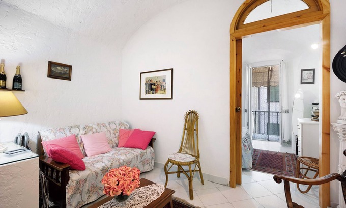 Sanremo Centre Apartment | Holiday Apartment 'Via Corradi' with Balcony & Wi-Fi