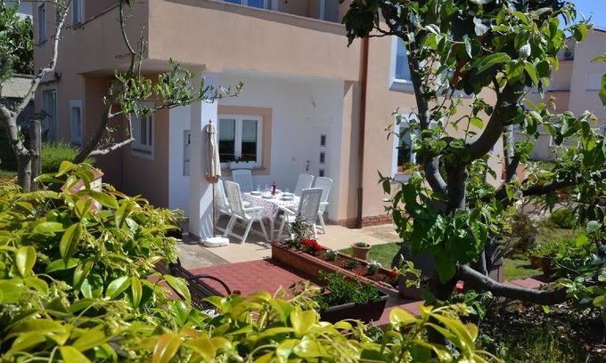 Vinkuran Apartment | Holiday apartment Vinkuran for 1 - 4 persons with 2 bedrooms - Holiday apartment in one or multi-fam