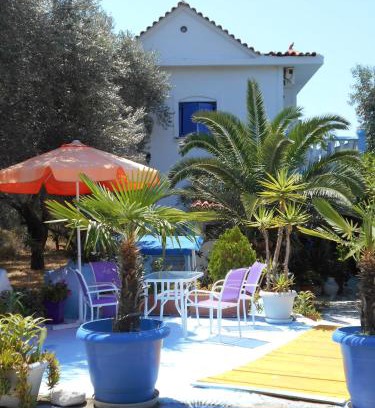 Marathokampos Apartment | Holiday apartment with sea view and mountains view
