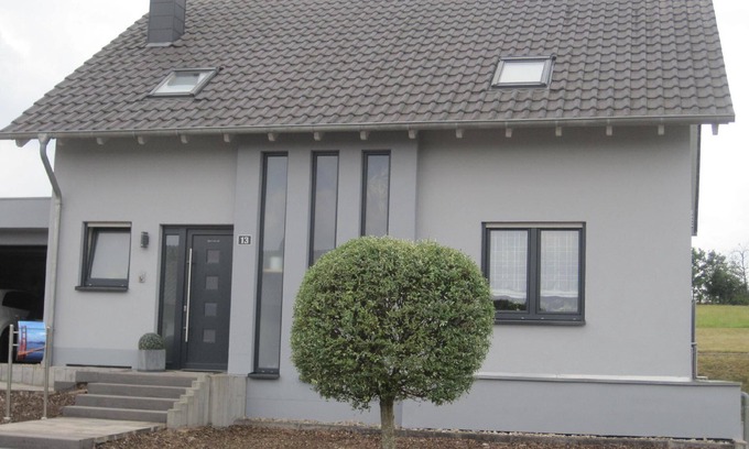 Hirzweiler Apartment | Holiday apartment with a terrace and a parking space, by the edge of the forest