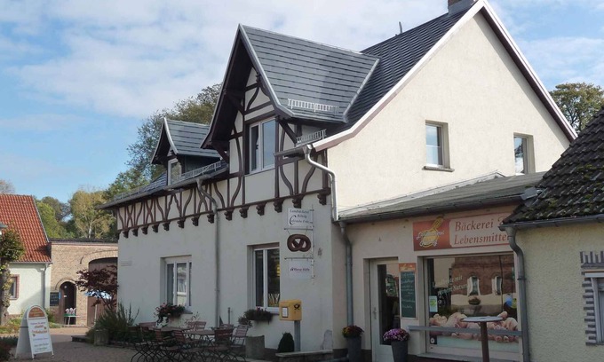 Blankensee Apartment | Holiday apartment with garden in the old bakery