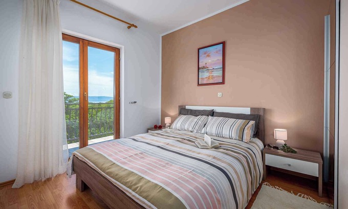 Drenje Apartment | Holiday apartment with pool use, sauna and whirlpool