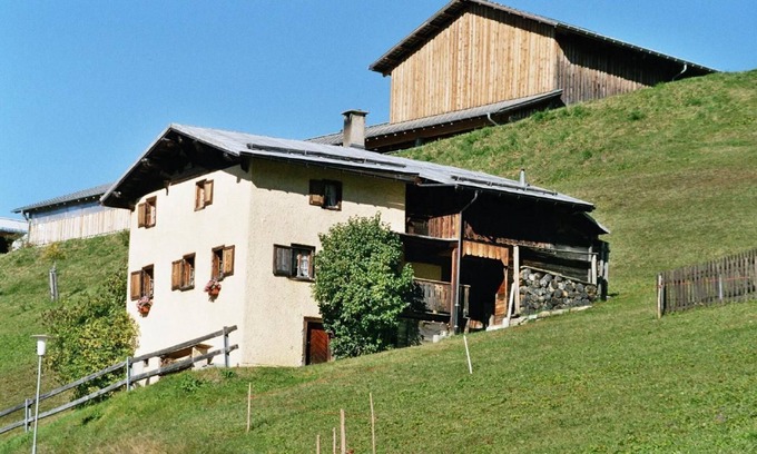 Praz House | Holiday cottage-Altes Walserhaus Brün