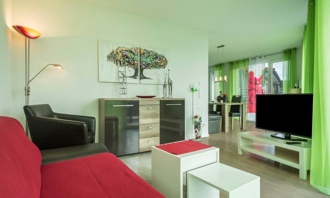 Sipplingen Apartment | Holiday Apartment "Rose" with Large Balcony with Lake View, Wi-Fi & TV