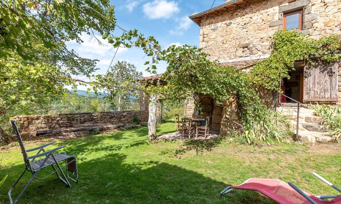 Saint-Barthelemy-Grozon House | Holiday Home 'La Treille' with Mountain View and Wi-Fi